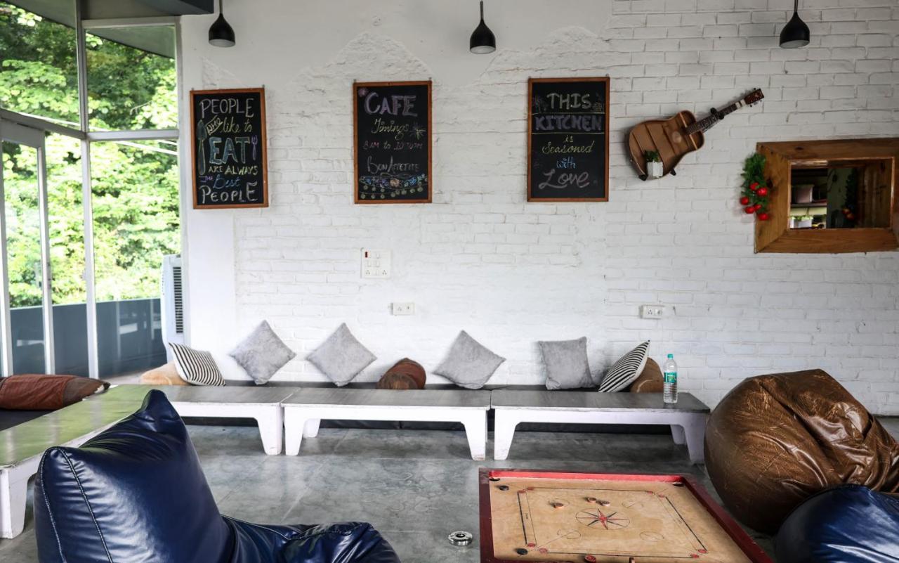 Bunkstay Coworking Hostel & Glamping Rishīkesh Exterior foto