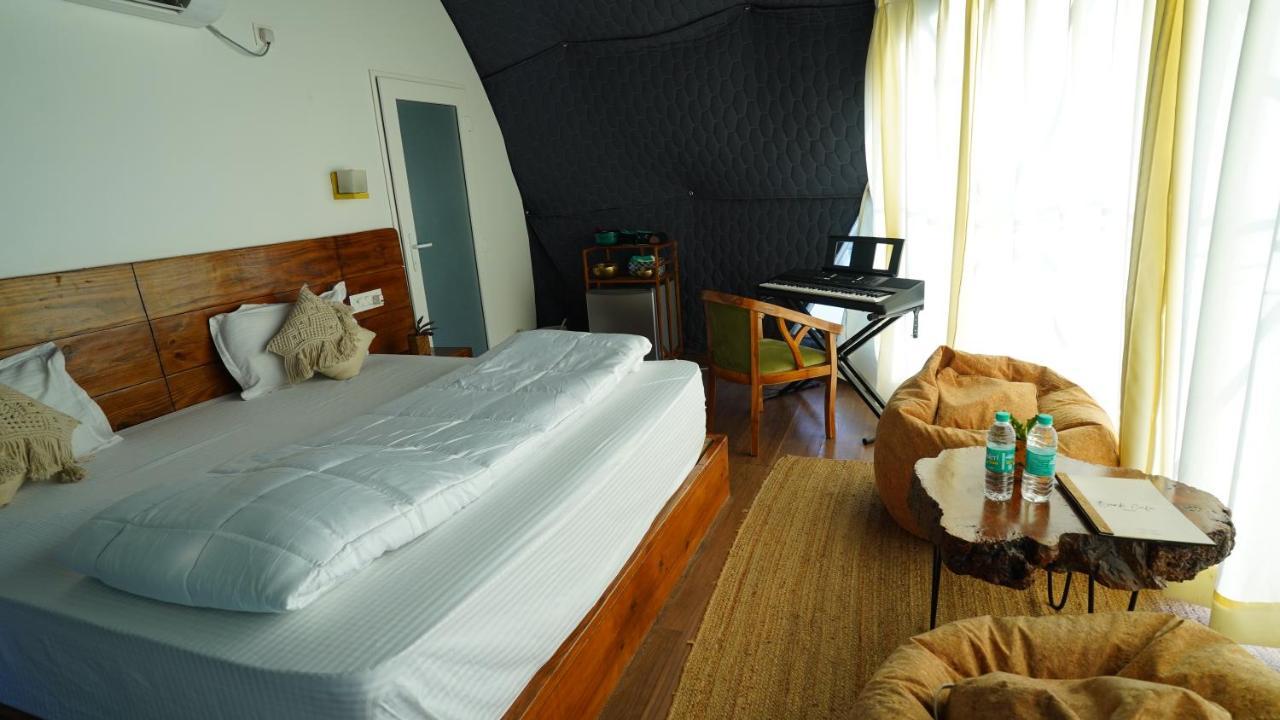 Bunkstay Coworking Hostel & Glamping Rishīkesh Exterior foto